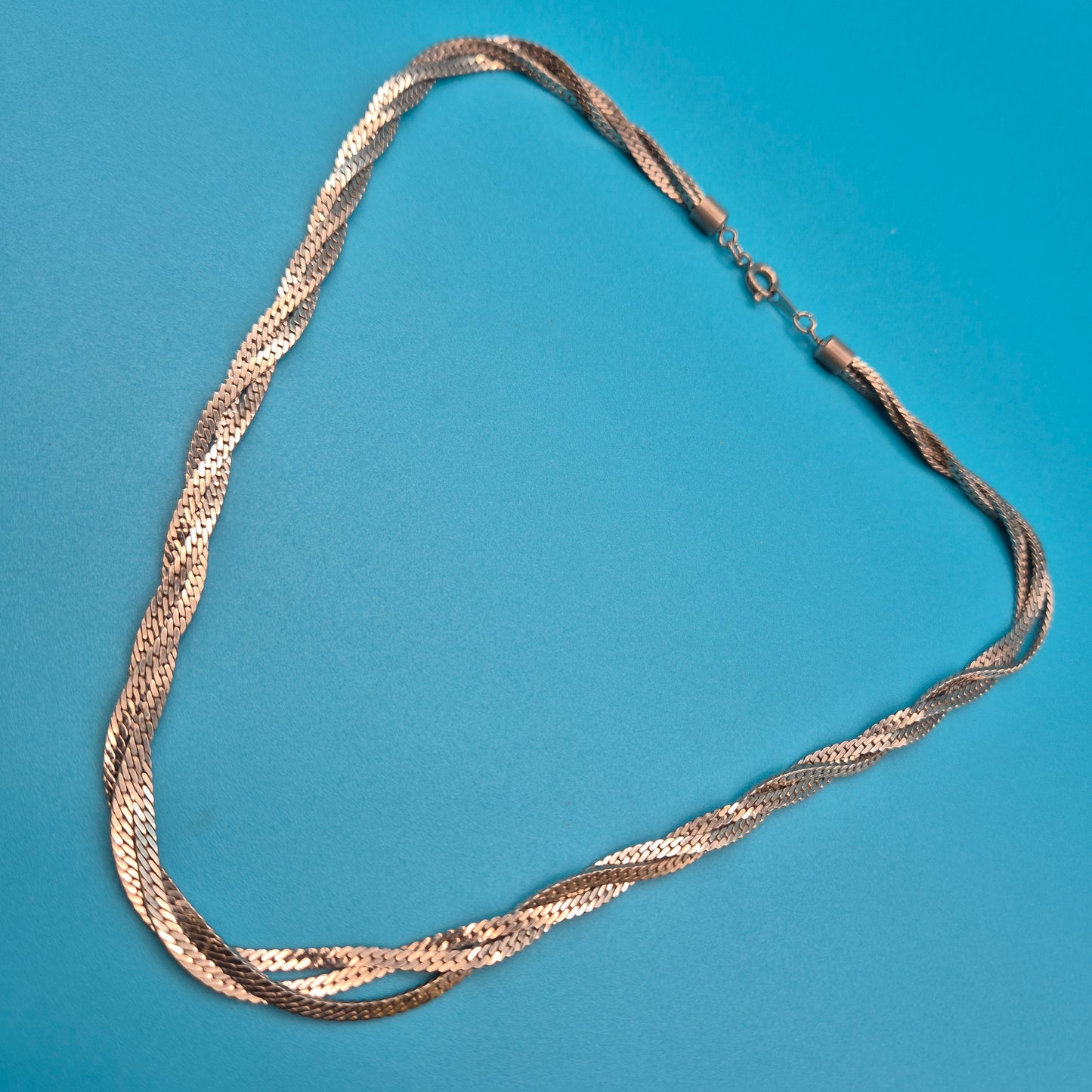 Elegante Vintage Dreireihige Kordelkette mit Fischgrätmuster