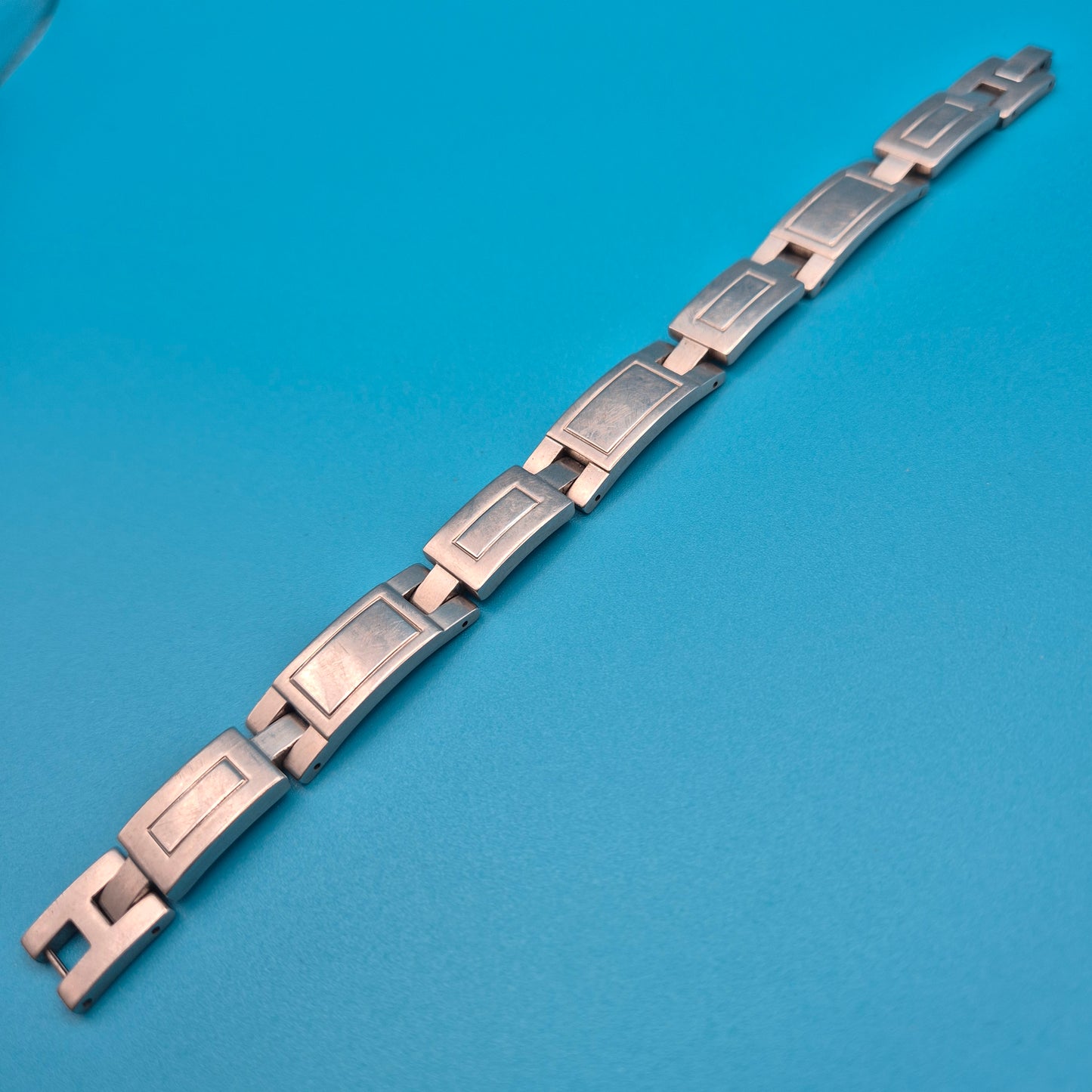 Elegantes Vintage-Armband aus Edelstahl im minimalistischen Glieder-Design