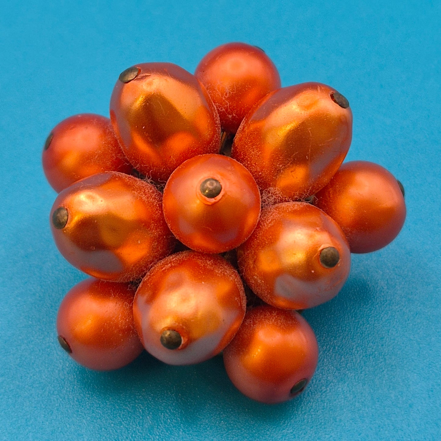 Vintage Cluster-Brosche in leuchtendem Orange - Modeschmuck