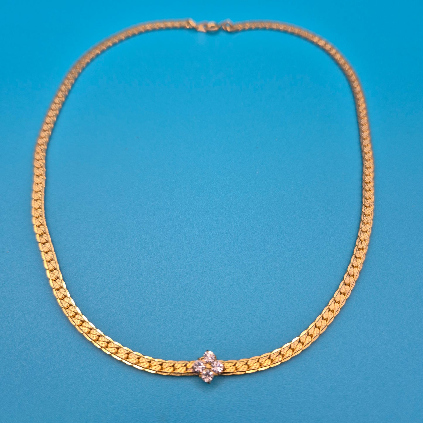 Elegante Vintage Gold-Kette mit zartem Zirkonia-Blütenanhänger