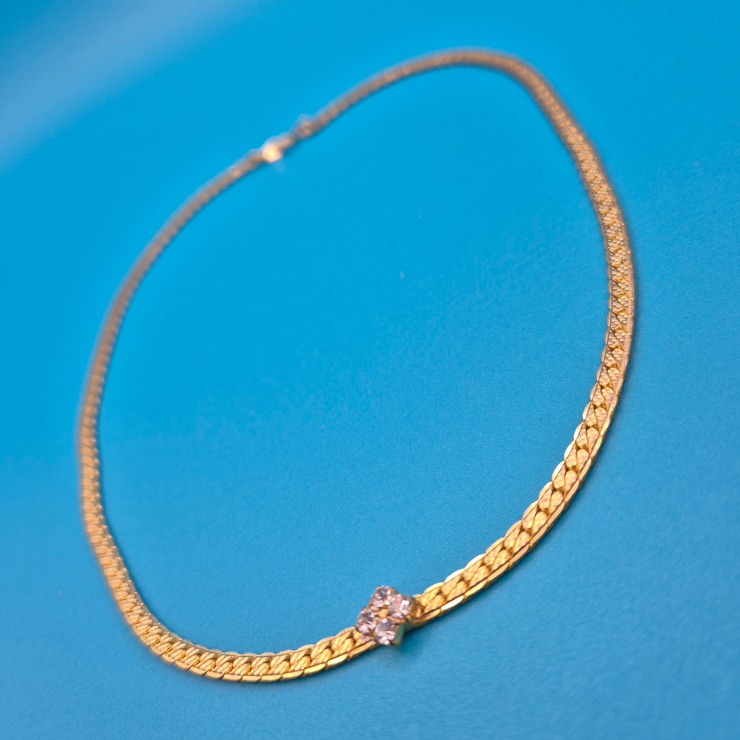 Elegante Vintage Gold-Kette mit zartem Zirkonia-Blütenanhänger