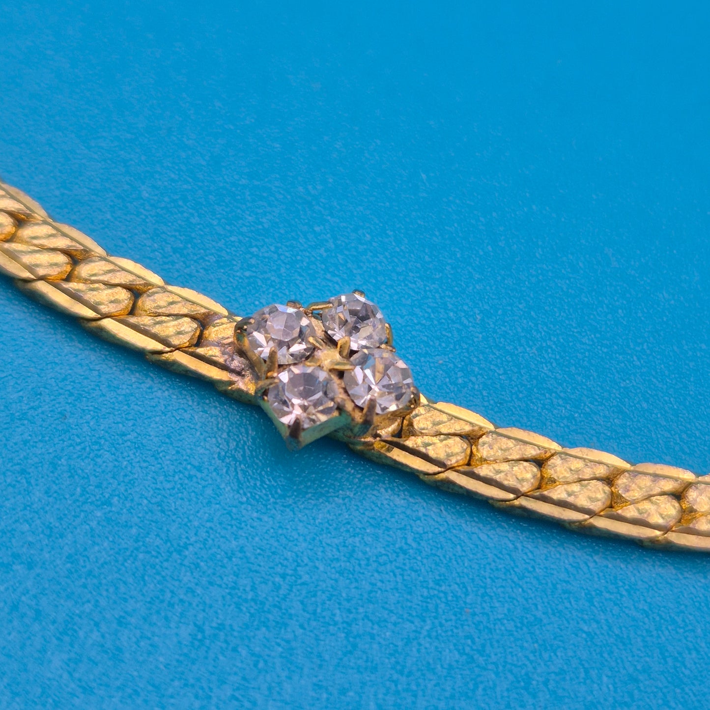 Elegante Vintage Gold-Kette mit zartem Zirkonia-Blütenanhänger
