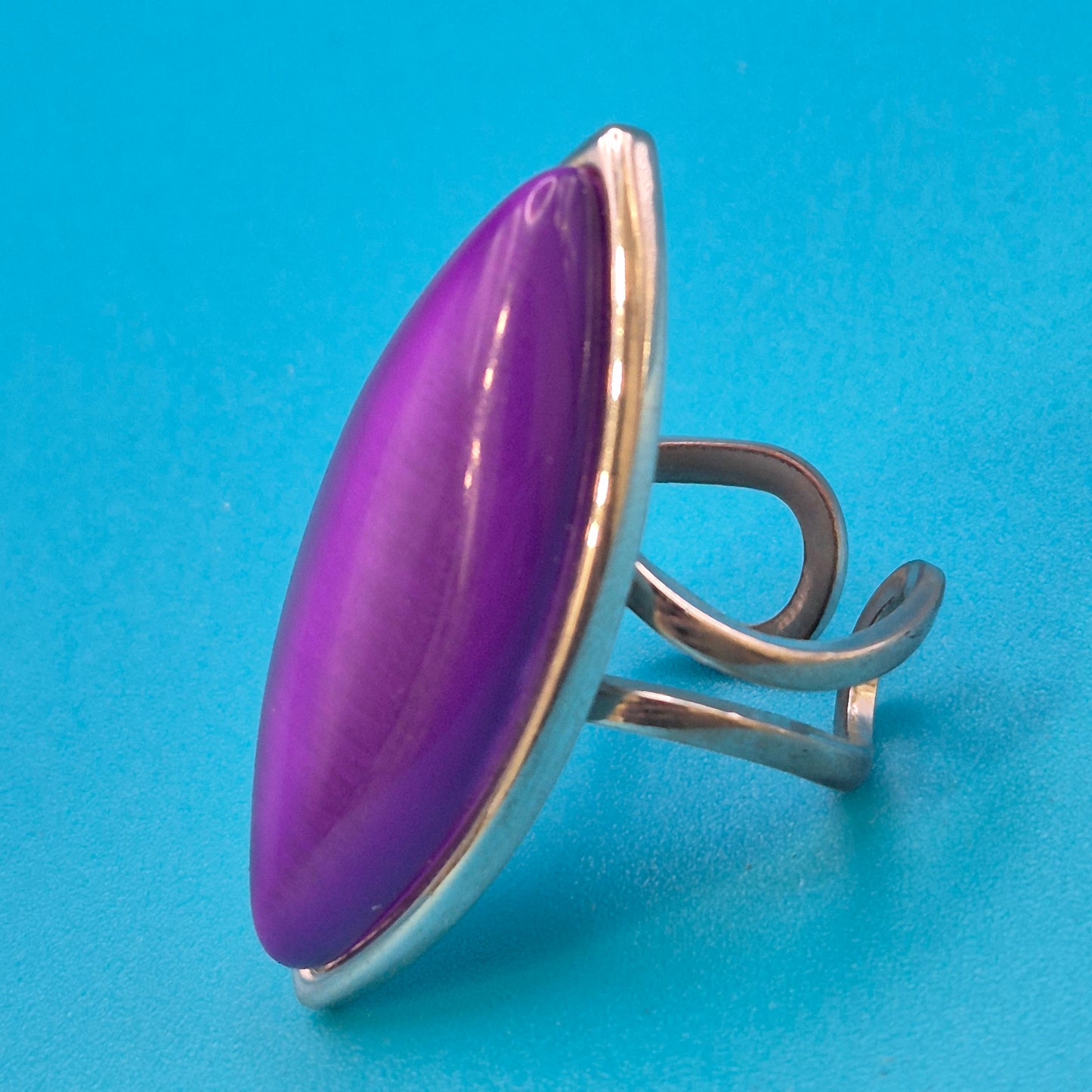 Vintage Statement-Ring Marquise Violett Cabochon Silberfarben