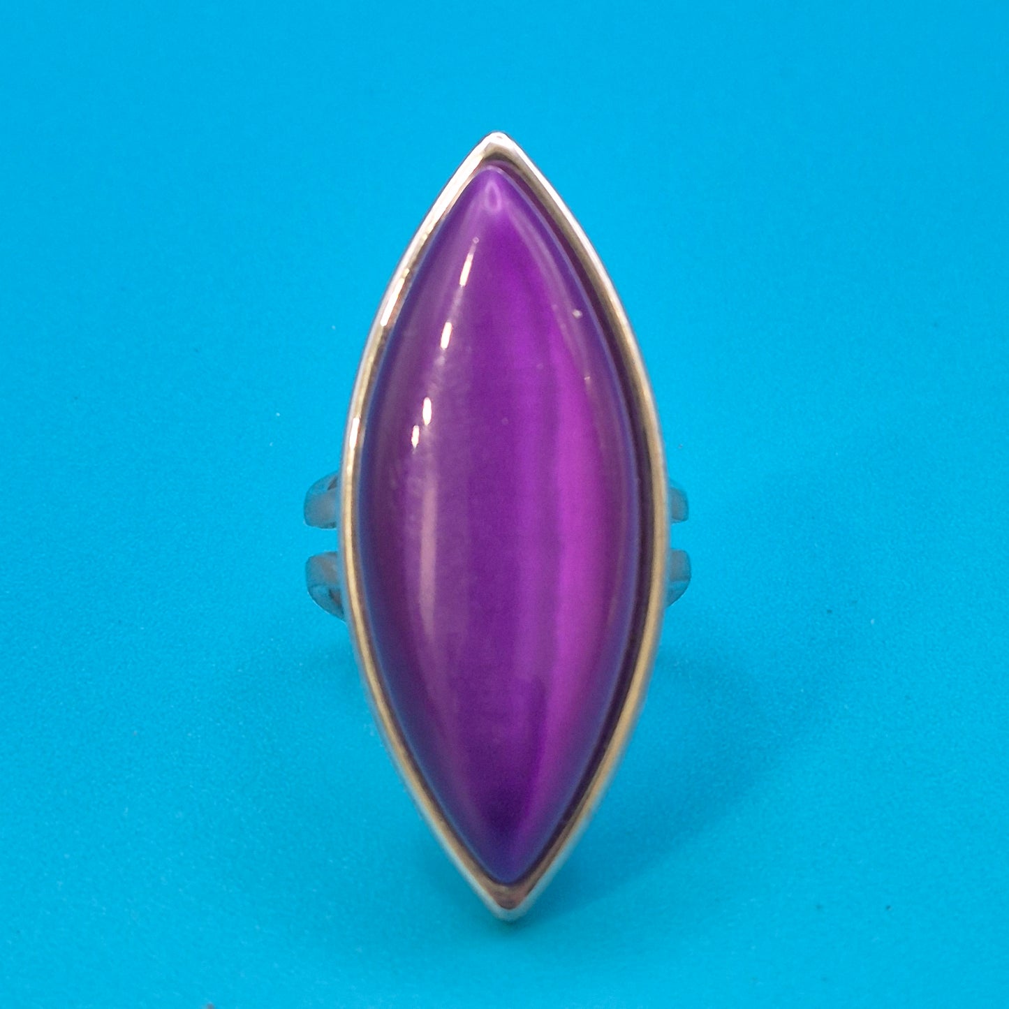 Vintage Statement-Ring Marquise Violett Cabochon Silberfarben