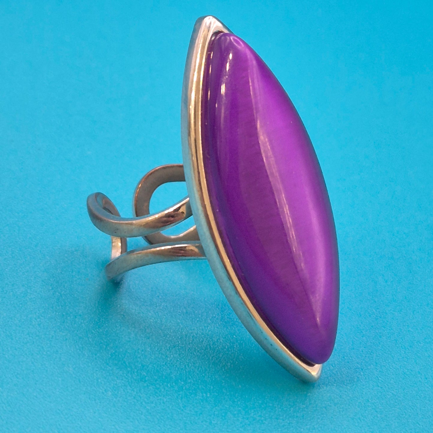Vintage Statement-Ring Marquise Violett Cabochon Silberfarben