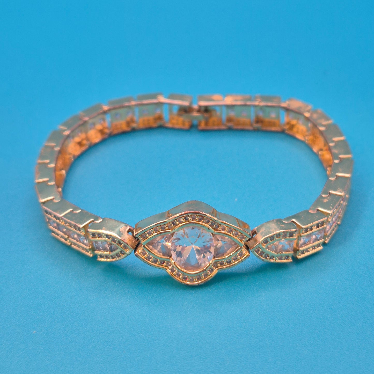 Vintage Armband Goldfarben mit Zirkonia Besatz und ovalem Mittelstein