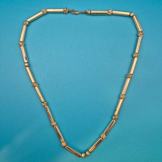 Vintage Goldfarbene Stab-Kette mit Struktur-Elementen