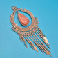 Boho Statement-Anhänger mit Naturstein-Tropfen und Quasten-Detail