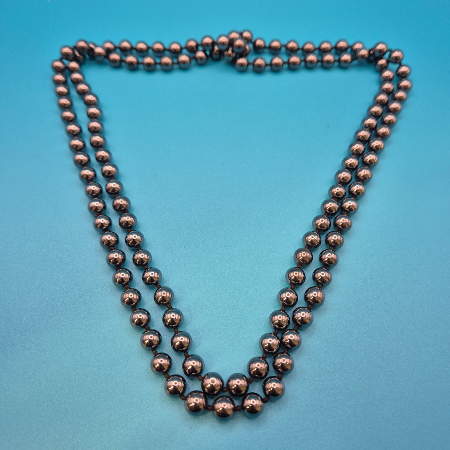 Elegante Vintage Perlenkette aus anthrazitfarbenen Metallkugeln