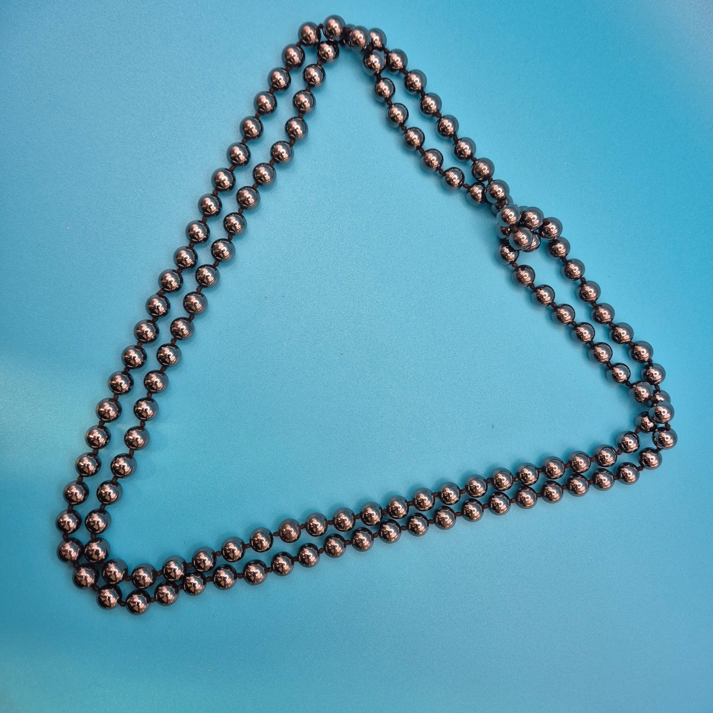 Elegante Vintage Perlenkette aus anthrazitfarbenen Metallkugeln