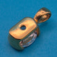 Klassischer Gold-Anhänger mit facettiertem weißem Kristall-Stein