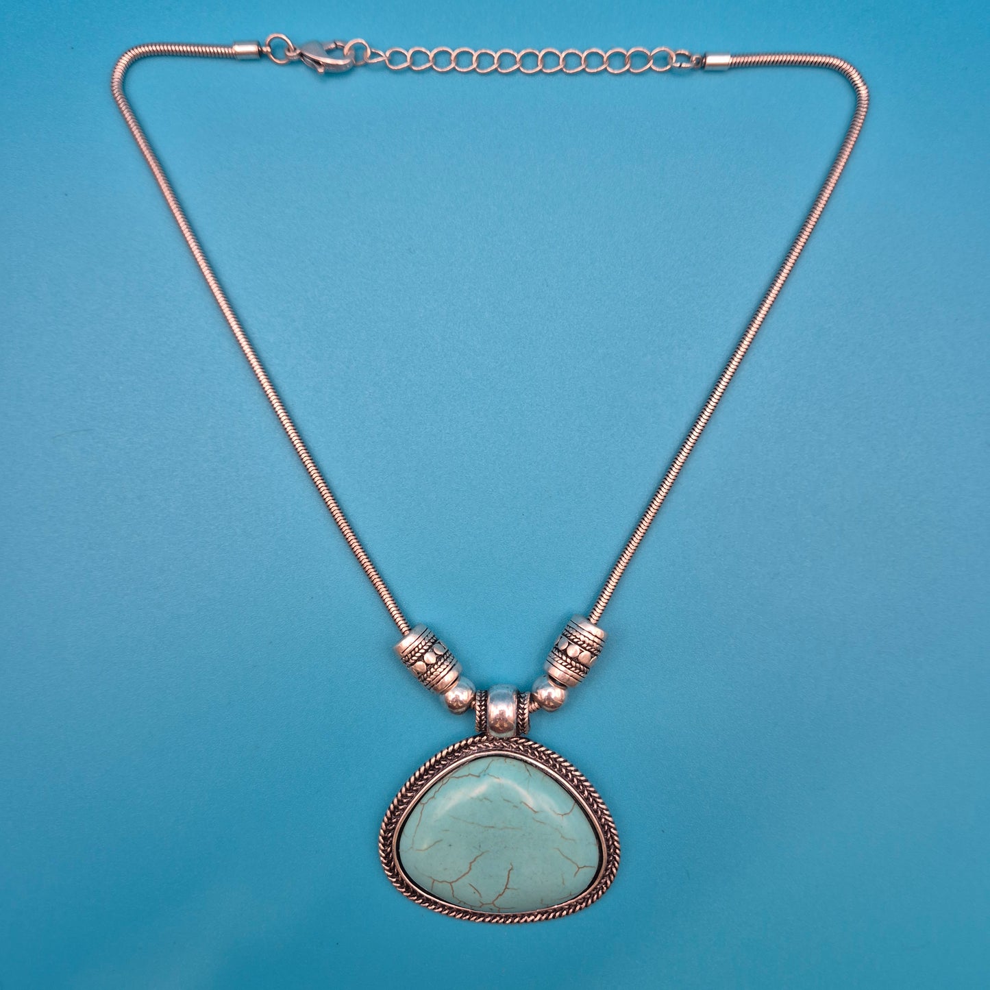 Vintage Kette mit Türkis-Optik Stein Anhänger und Silber-Finish