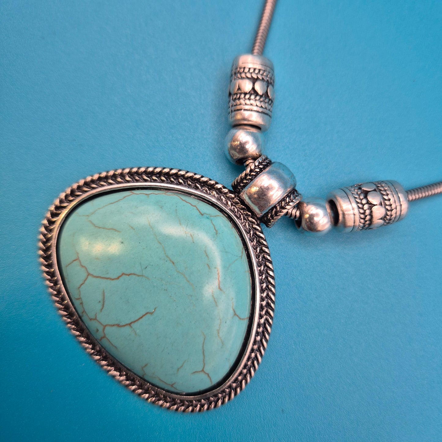Vintage Kette mit Türkis-Optik Stein Anhänger und Silber-Finish