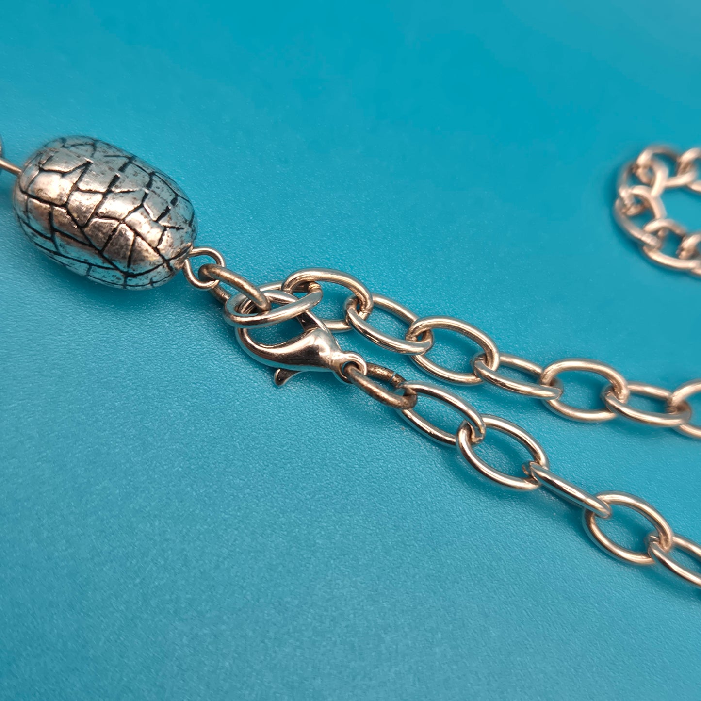 Vintage Statement-Kette mit großem Ring-Anhänger in Silber-Optik