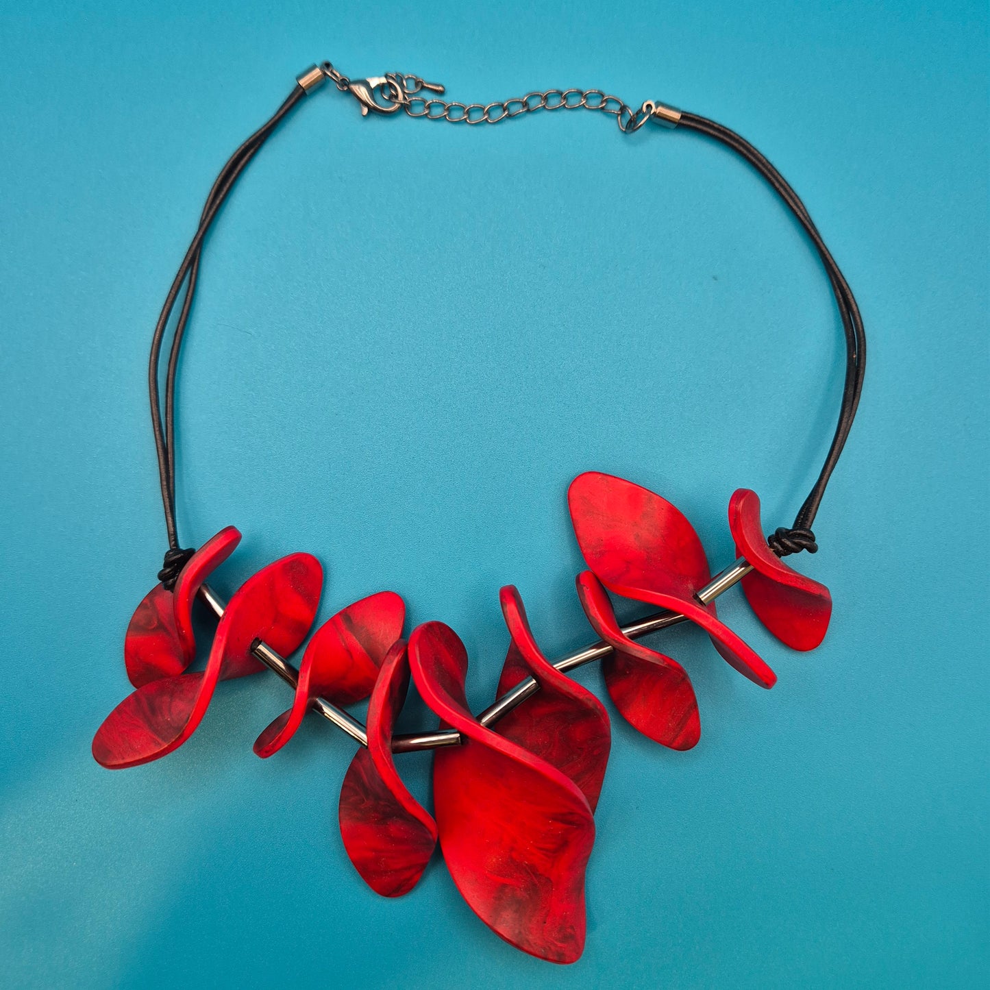 Extravagante Statement-Kette in Rot & Schwarz – Modernes Vintage-Design