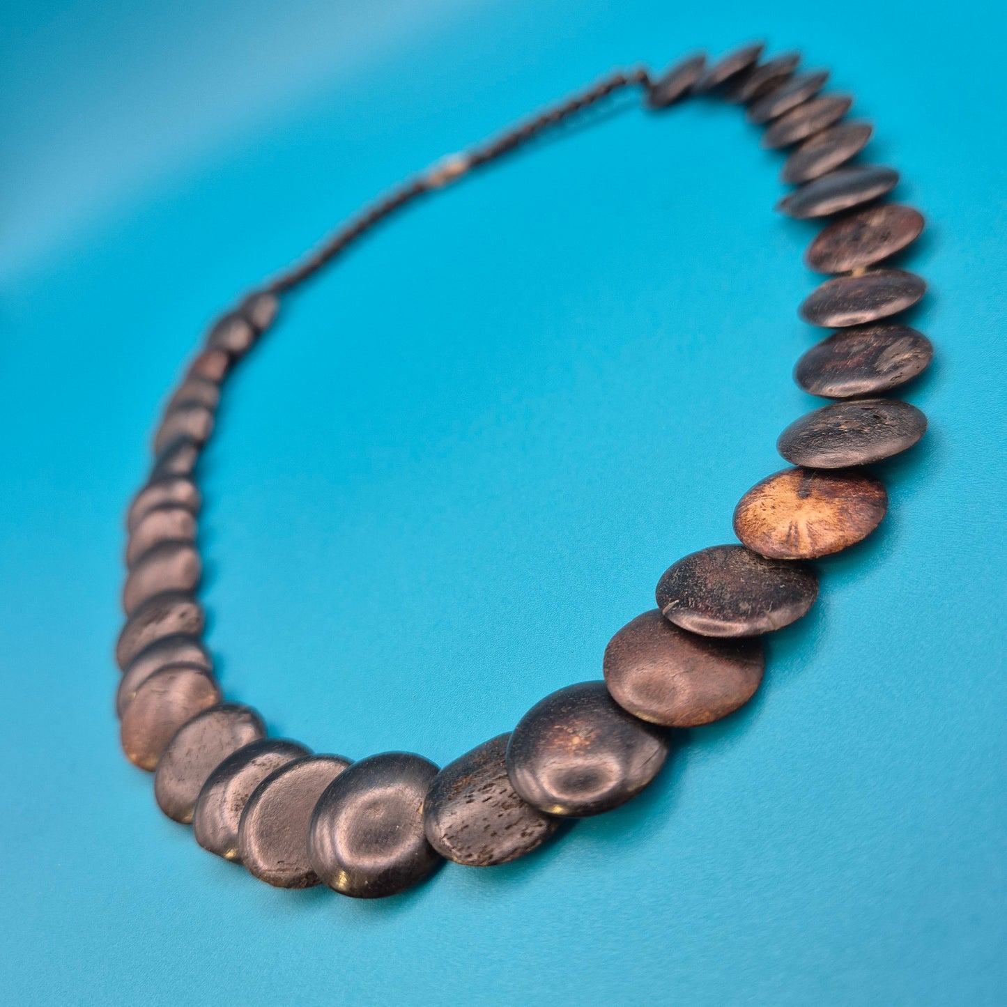 Vintage Statement-Kette mit organischen Holzperlen und Metallelementen