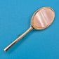 Vintage Tennis Schläger Brosche in Goldoptik mit Perlmutt-Inlay