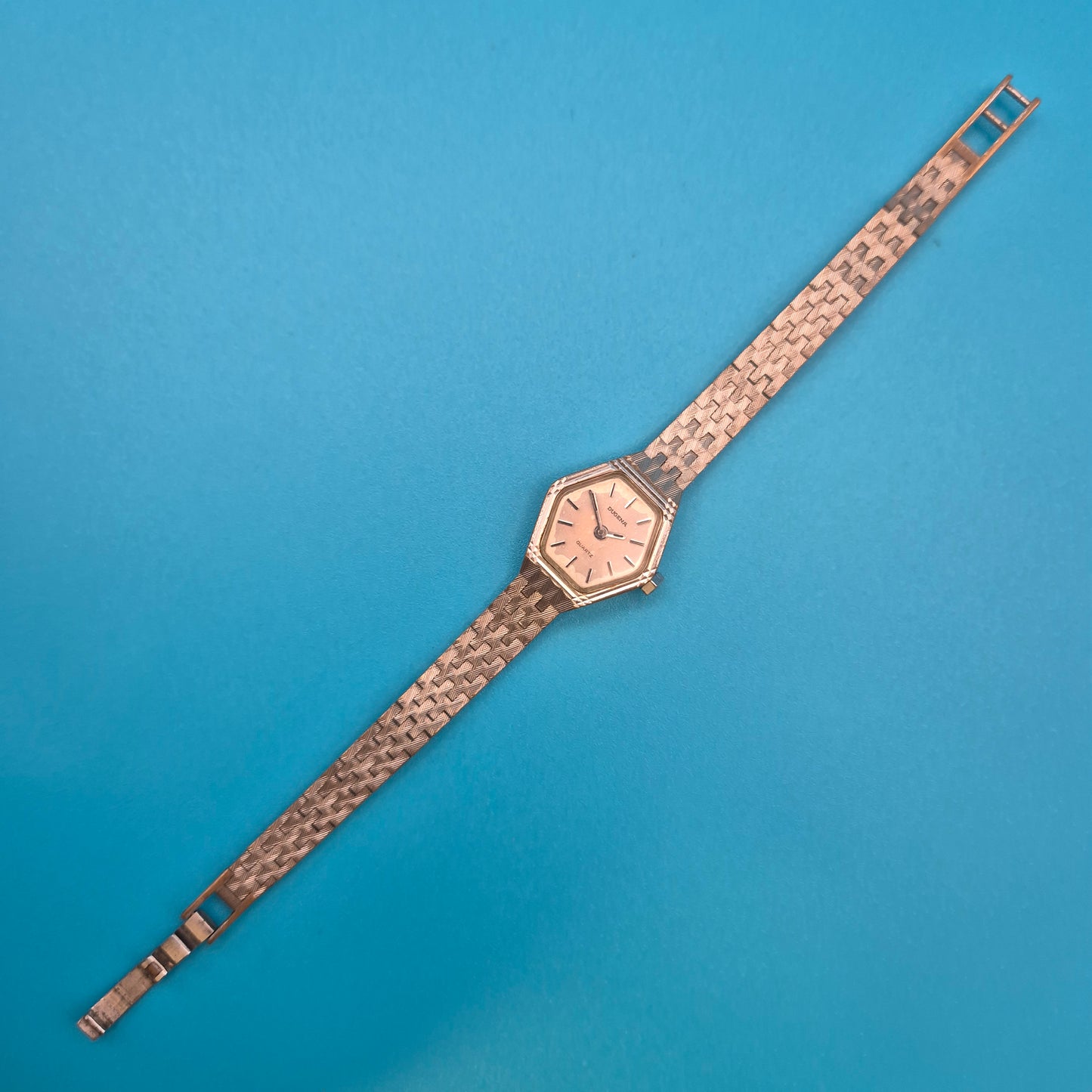 Vintage DUGENA Quartz Damenuhr Sechseck-Gehäuse mit Strukturarmband