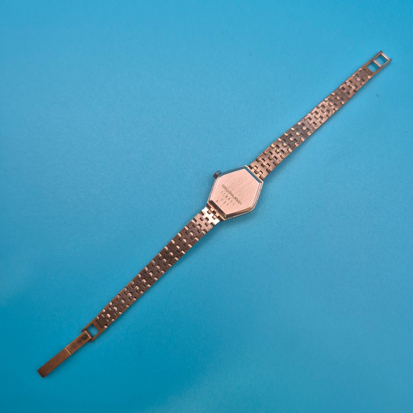 Vintage DUGENA Quartz Damenuhr Sechseck-Gehäuse mit Strukturarmband