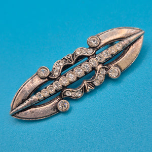 Elegante Vintage-Brosche in Antik-Silberoptik mit funkelnden Strasssteinen