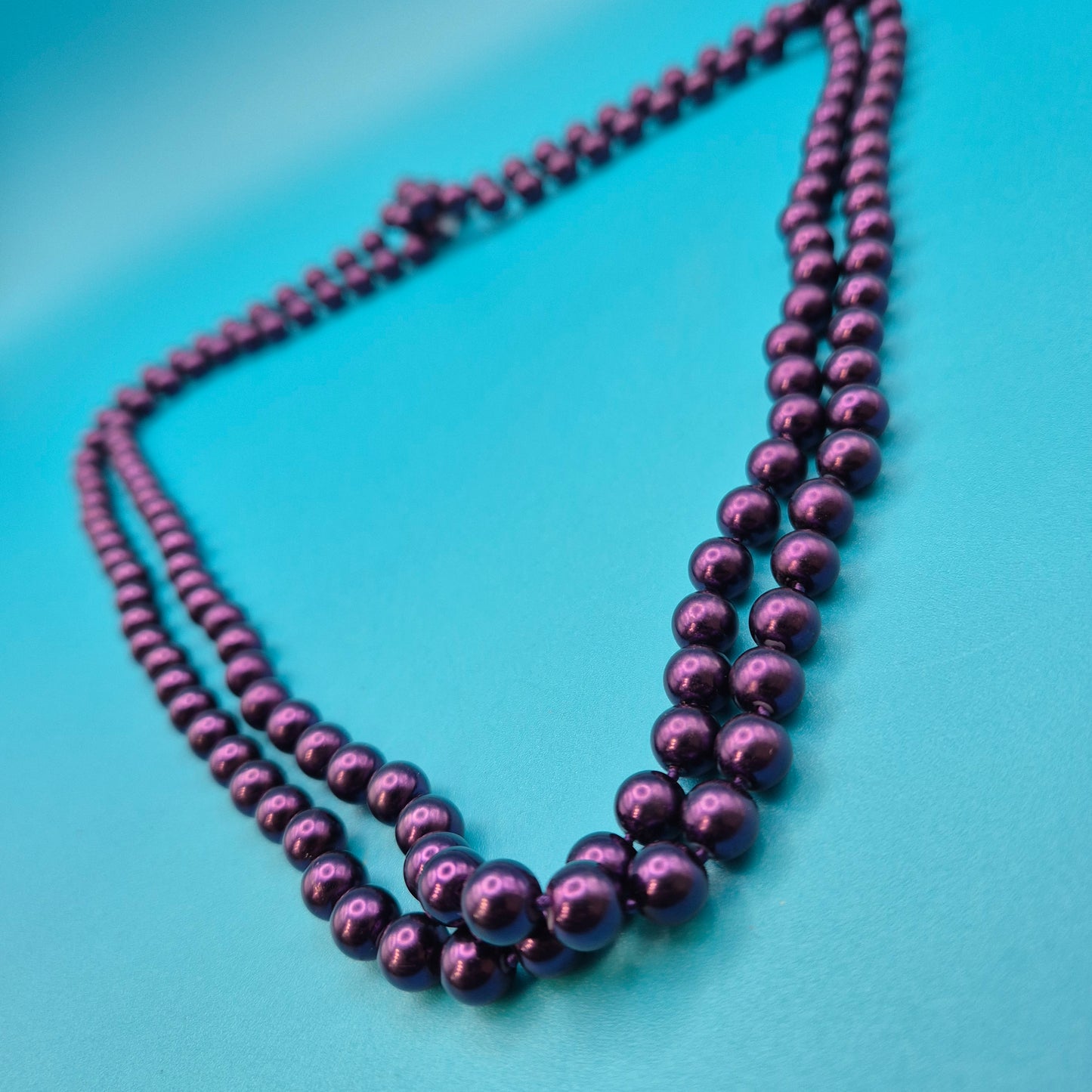 Elegante Vintage Perlenkette in tiefem Lila – Lange Modeschmuck Kette