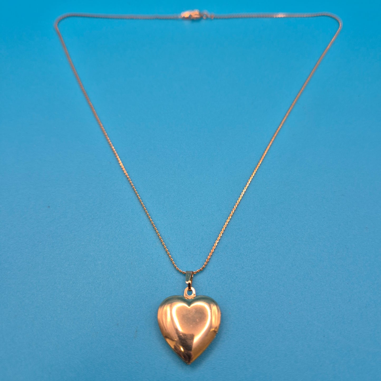 Elegante Vintage Herz-Medaillon Halskette in Goldoptik