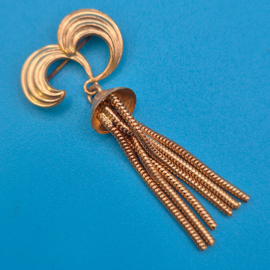Vintage Goldfarbene Brosche mit Schlangenkettchen-Quaste