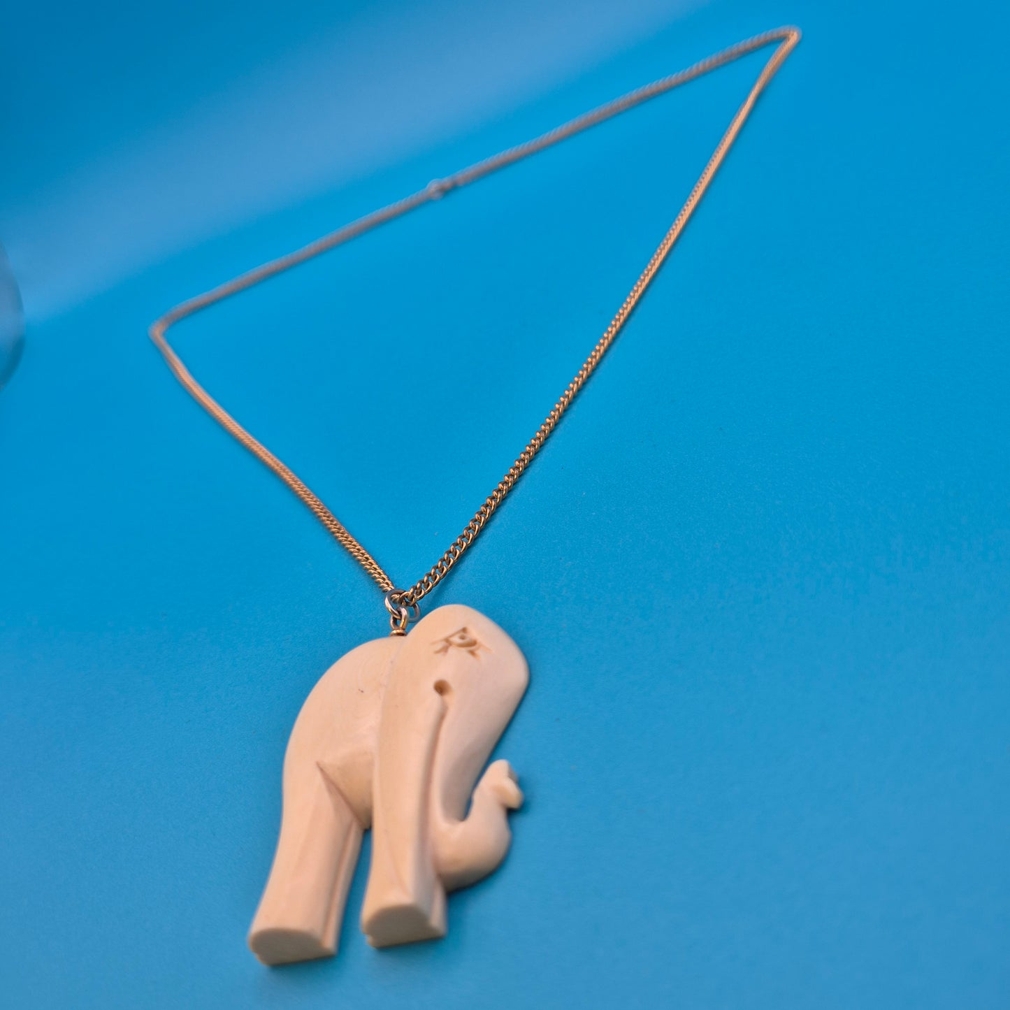 Vintage Elefanten-Anhänger mit Kette – Symbolischer Glücksbringer Schmuck