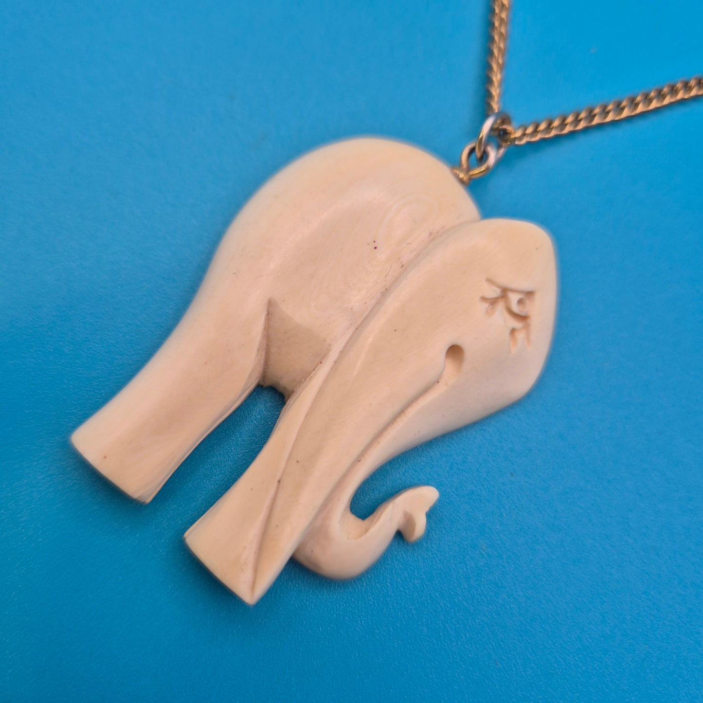 Vintage Elefanten-Anhänger mit Kette – Symbolischer Glücksbringer Schmuck