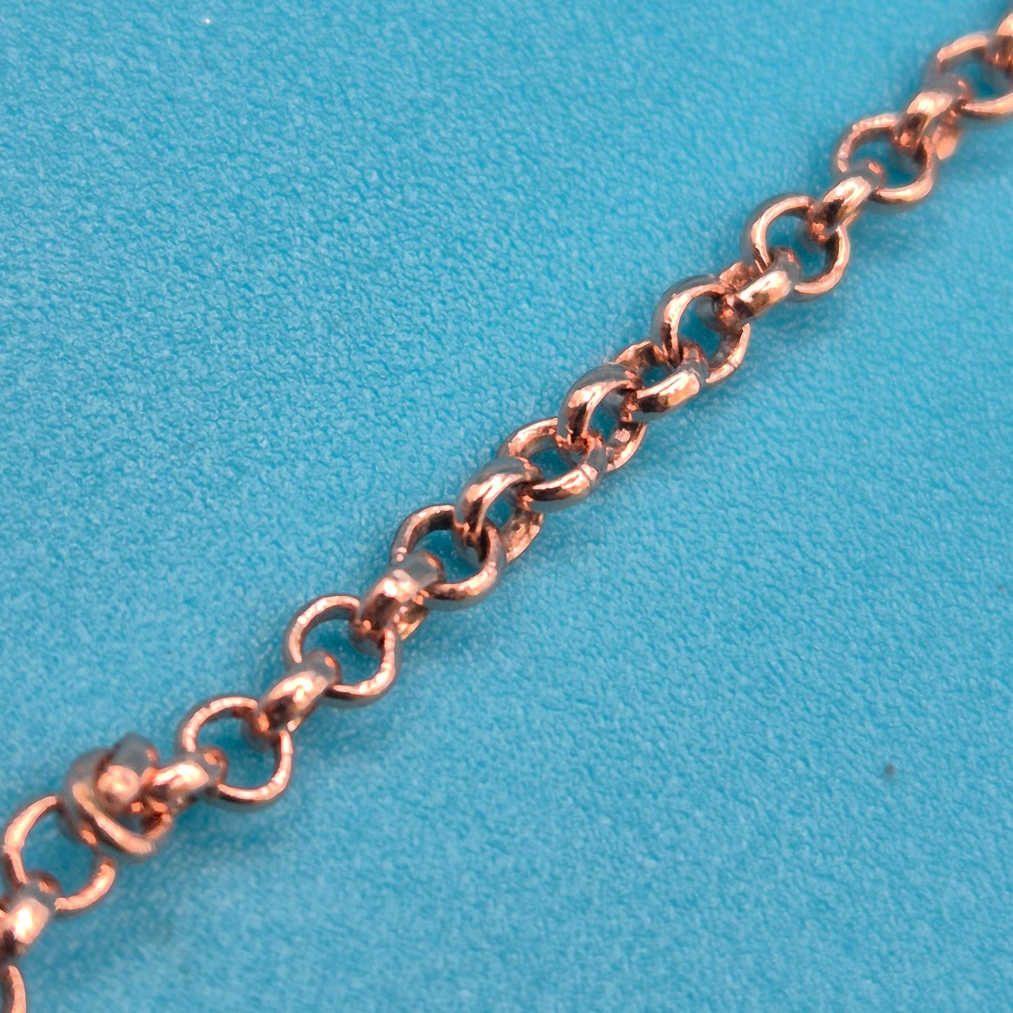 Elegante Y-Kette Roségold-Optik mit funkelnden Zirkonia-Steinen