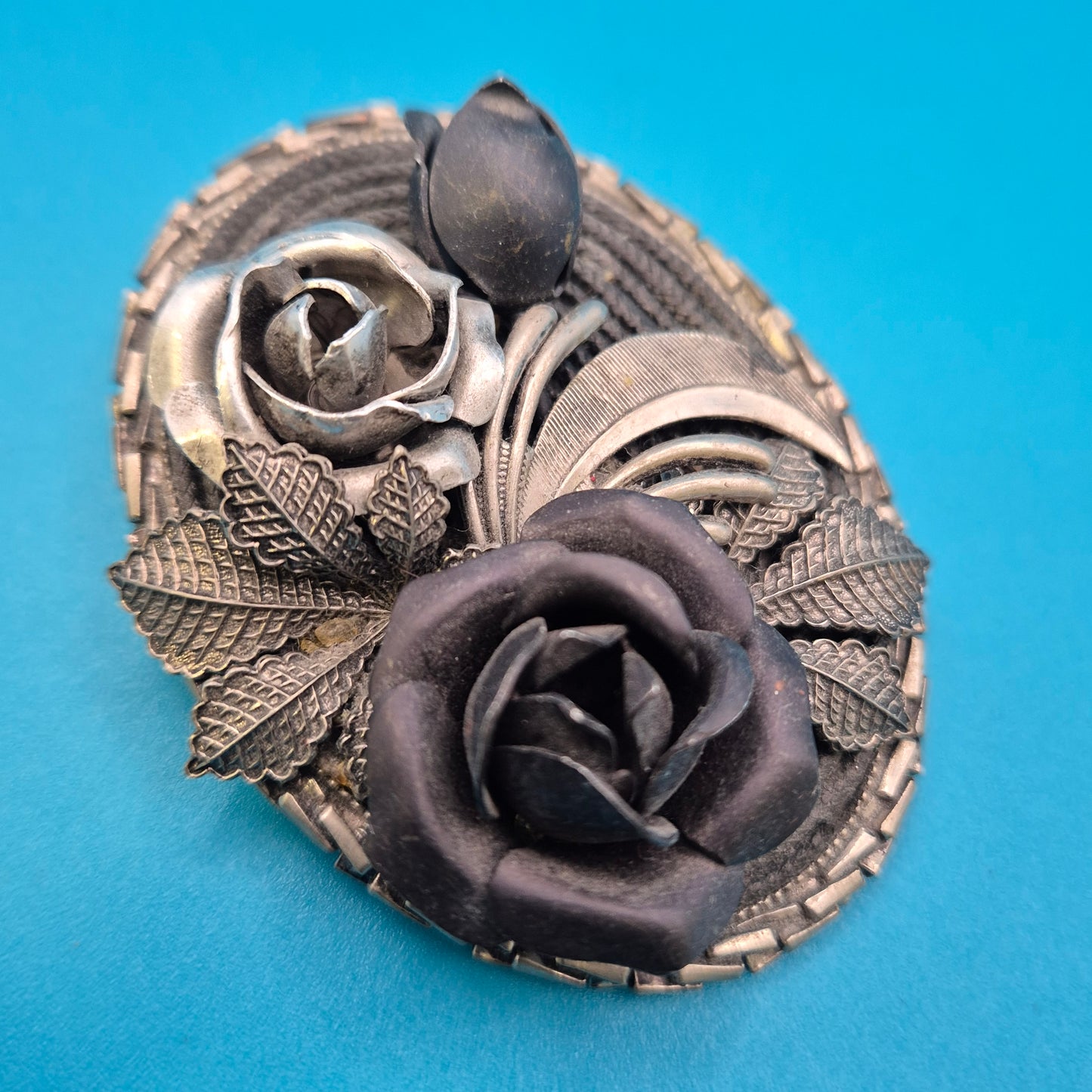 Vintage Statement-Brosche mit Rosen-Motiv und Strass-Akzent