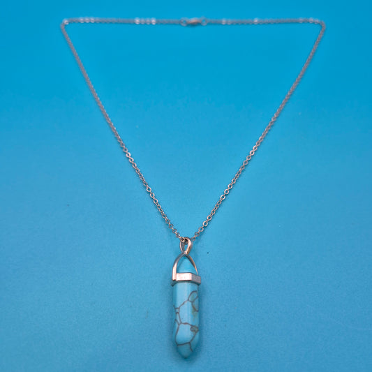 Vintage Kette mit türkisfarbenem Stein-Anhänger in Kristallform
