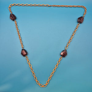 Elegante Vintage Goldfarbene Kette mit facettierten Schmucksteinen