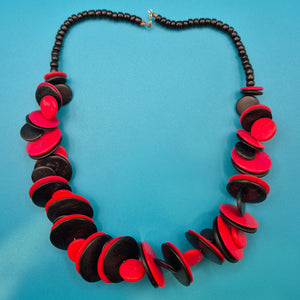 Vintage Statement-Kette Holz Scheiben Rot Schwarz Geometric Design