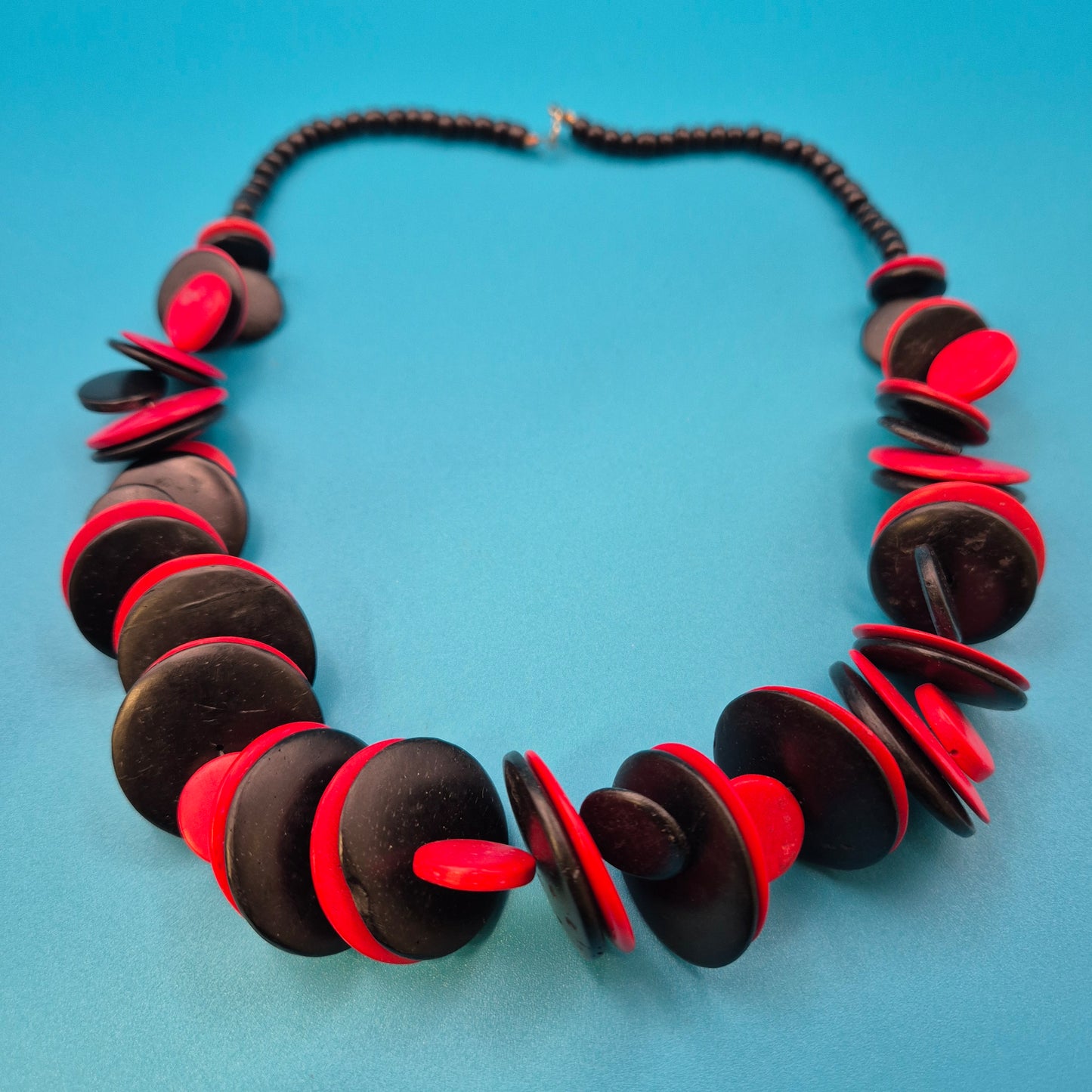 Vintage Statement-Kette Holz Scheiben Rot Schwarz Geometric Design