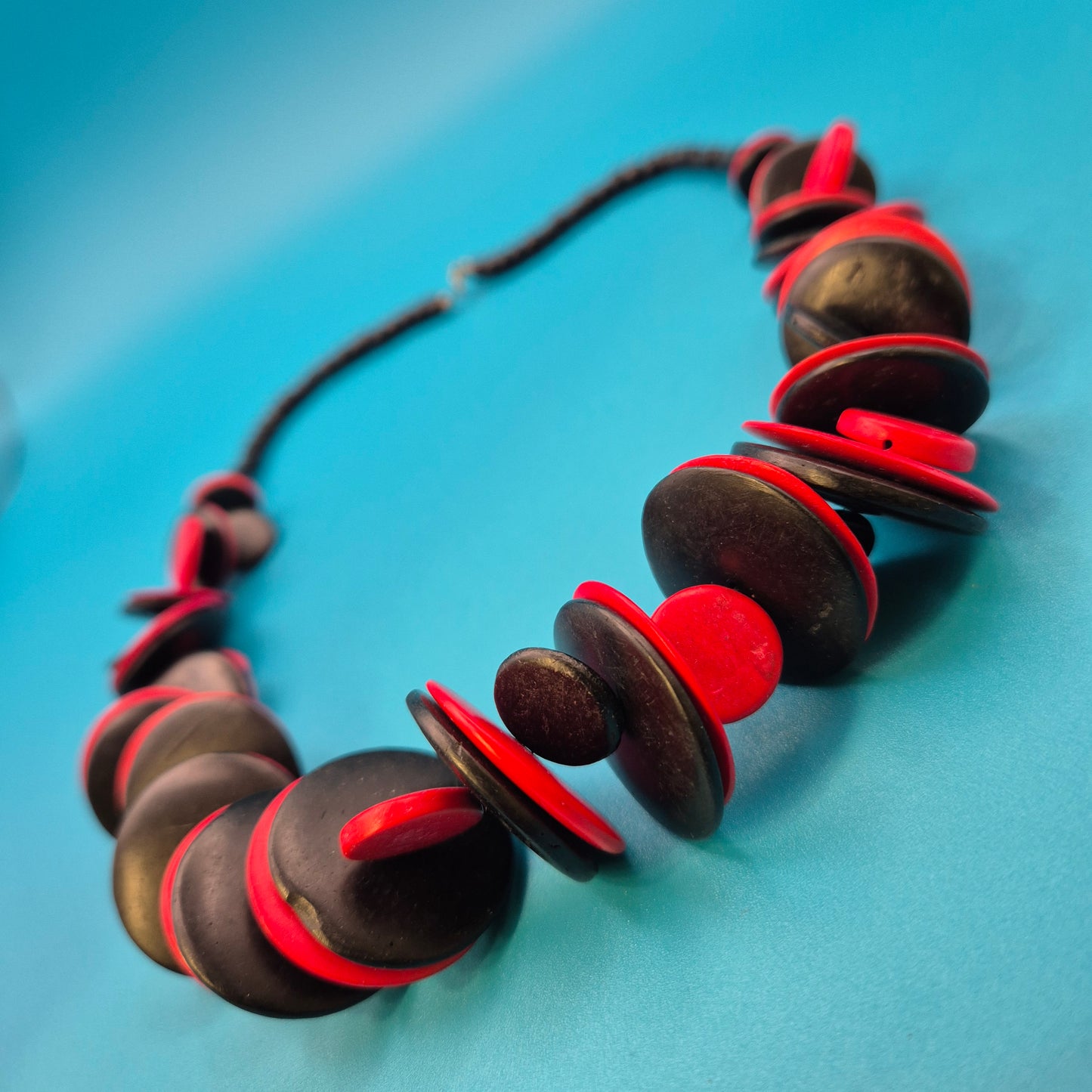 Vintage Statement-Kette Holz Scheiben Rot Schwarz Geometric Design