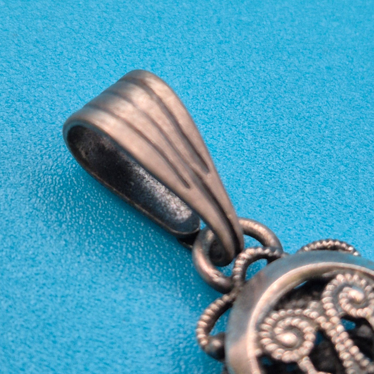 Vintage Silber Filigran Anhänger mit gestreiftem Schmuckstein