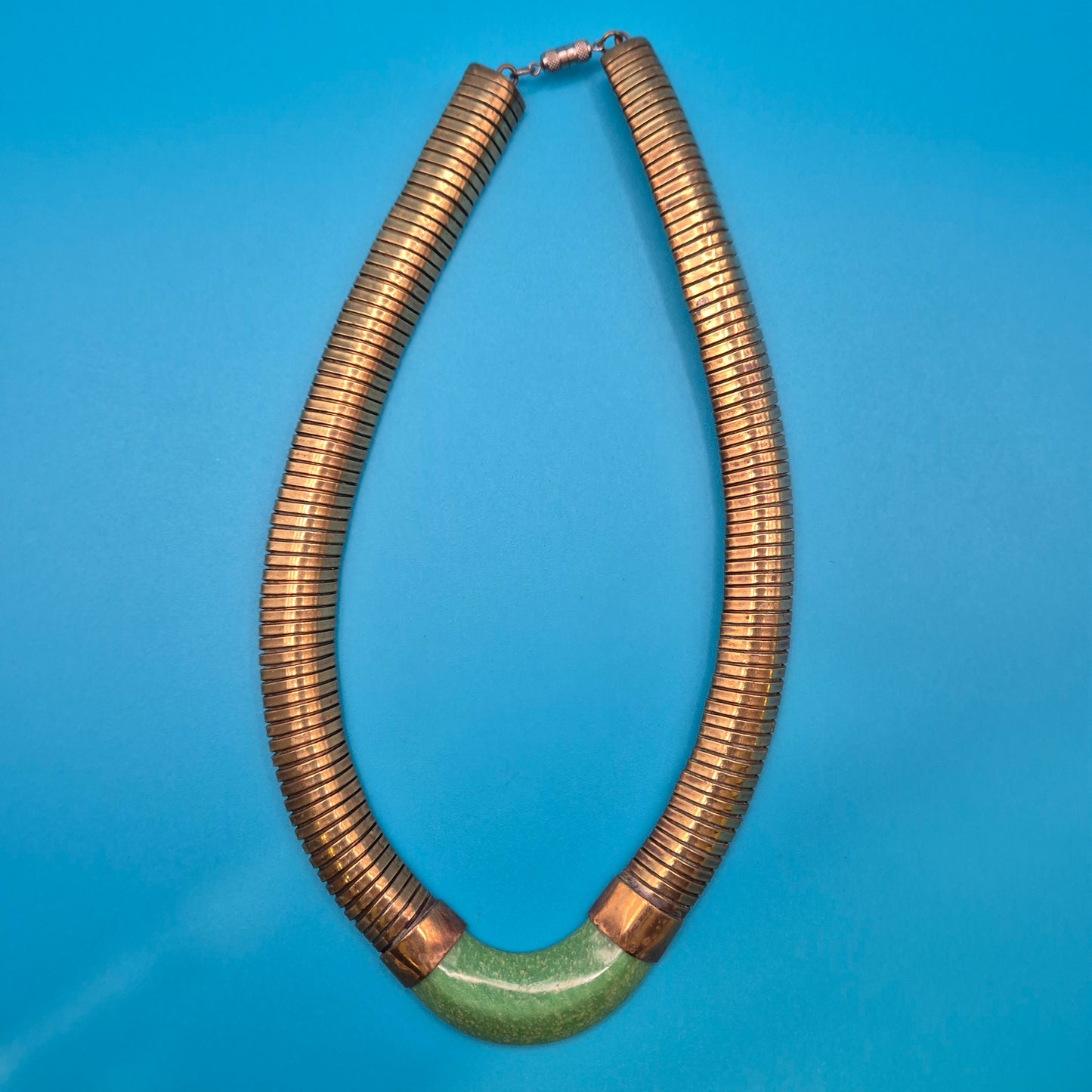 Vintage Statement-Kette Metall Schlangenglied mit grünem Schmuckstein-Element