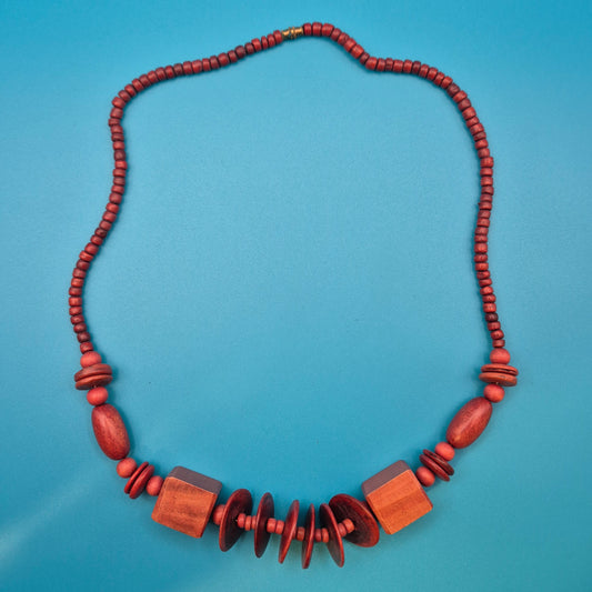 Vintage Holz-Statement-Kette mit geometrischen Akzenten