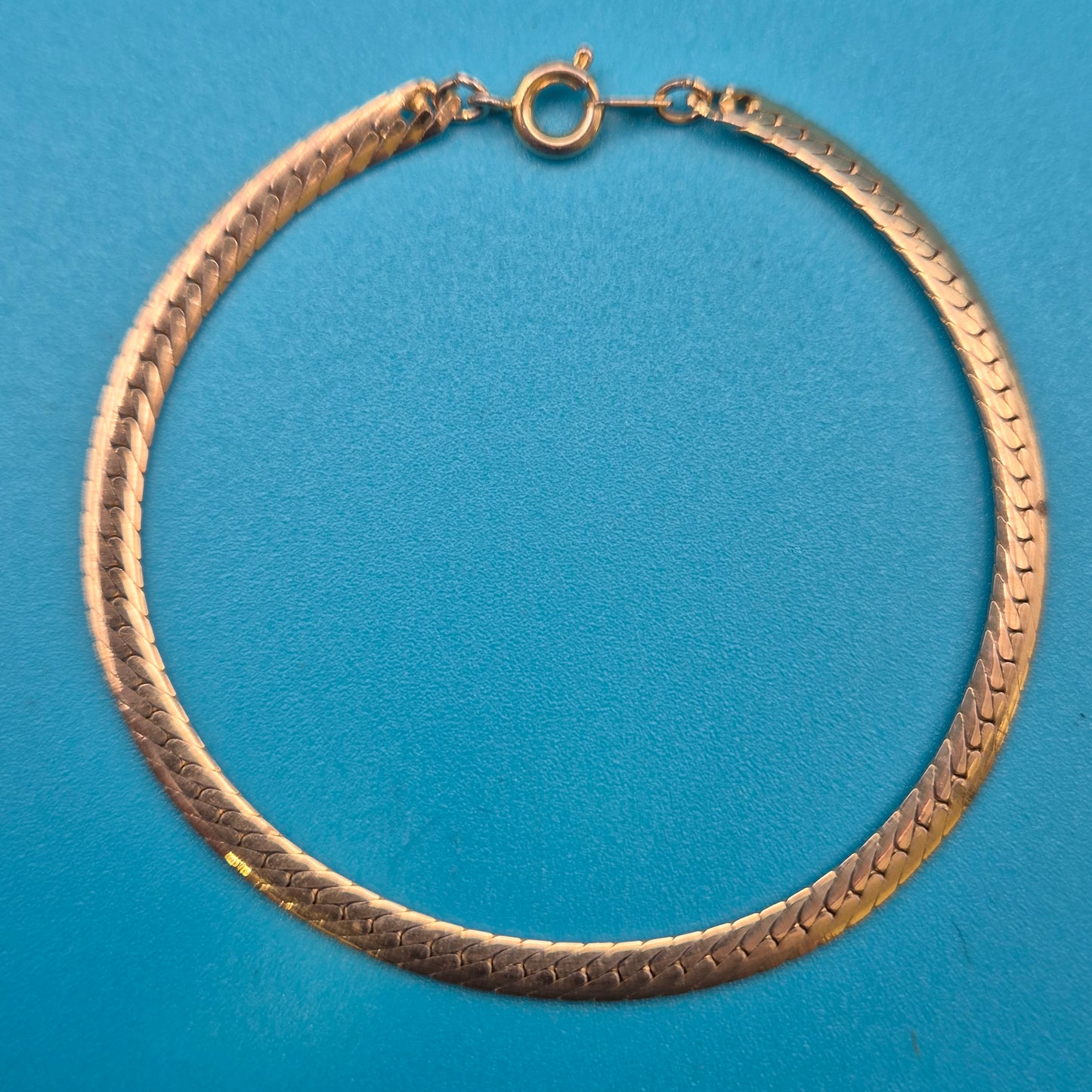 Elegantes Vintage Schlangenketten-Armband in Goldoptik