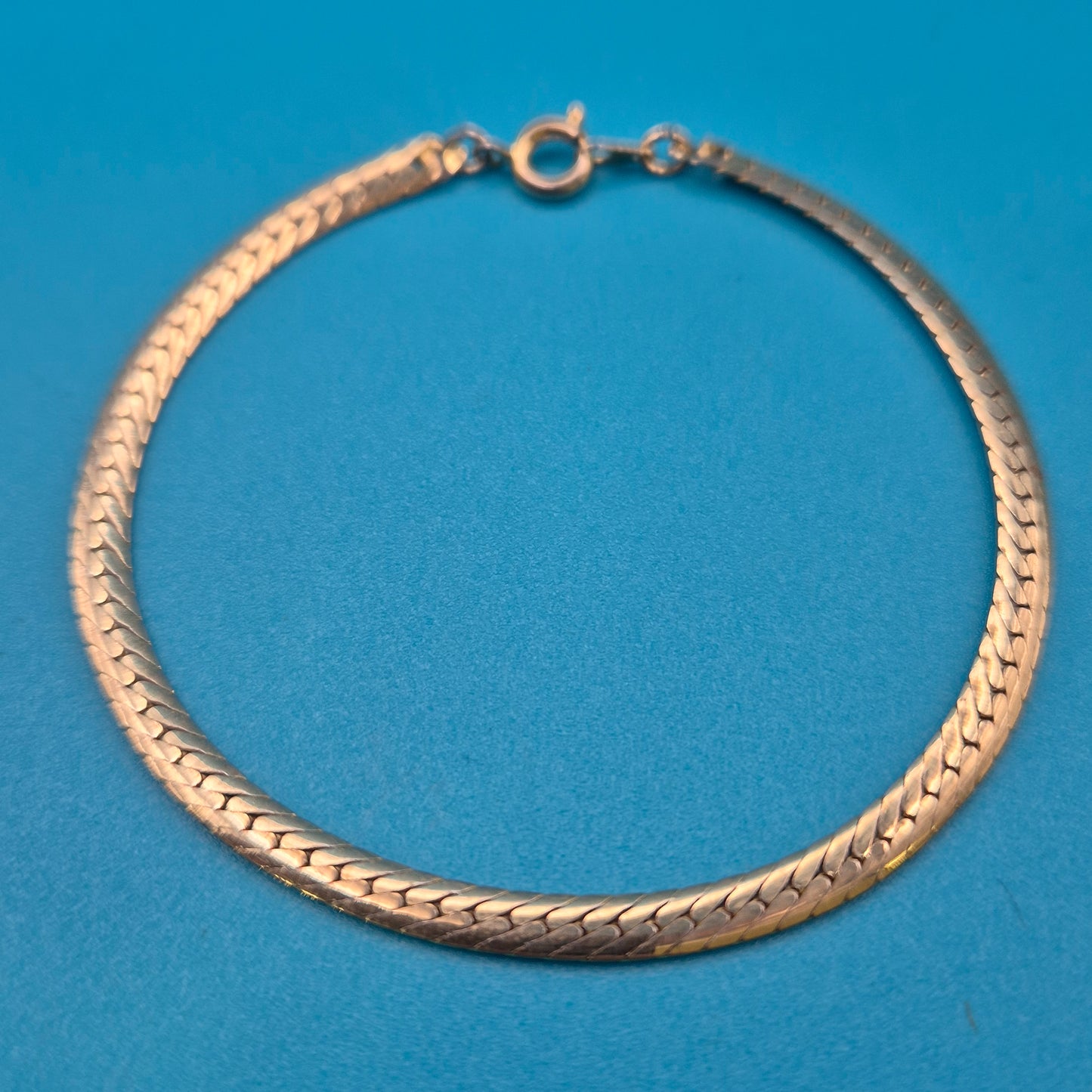 Elegantes Vintage Schlangenketten-Armband in Goldoptik