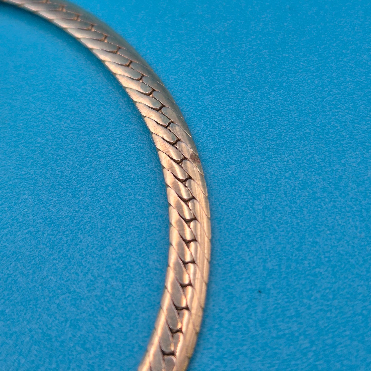 Elegantes Vintage Schlangenketten-Armband in Goldoptik