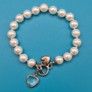 Vintage Perlenarmband mit Herz-Charms und Kristallanhänger