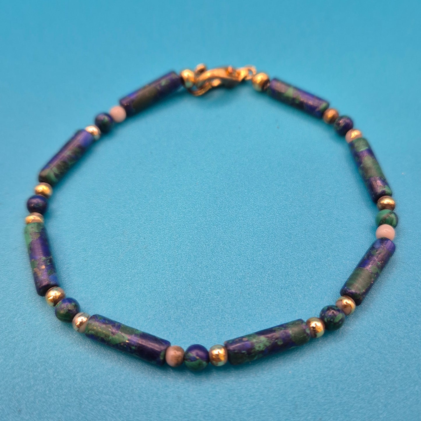 Vintage Azurit-Malachit Perlenarmband mit Goldakzenten