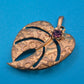 Vintage Blatt-Brosche Goldfarben mit violettem Zirkonia Kristall