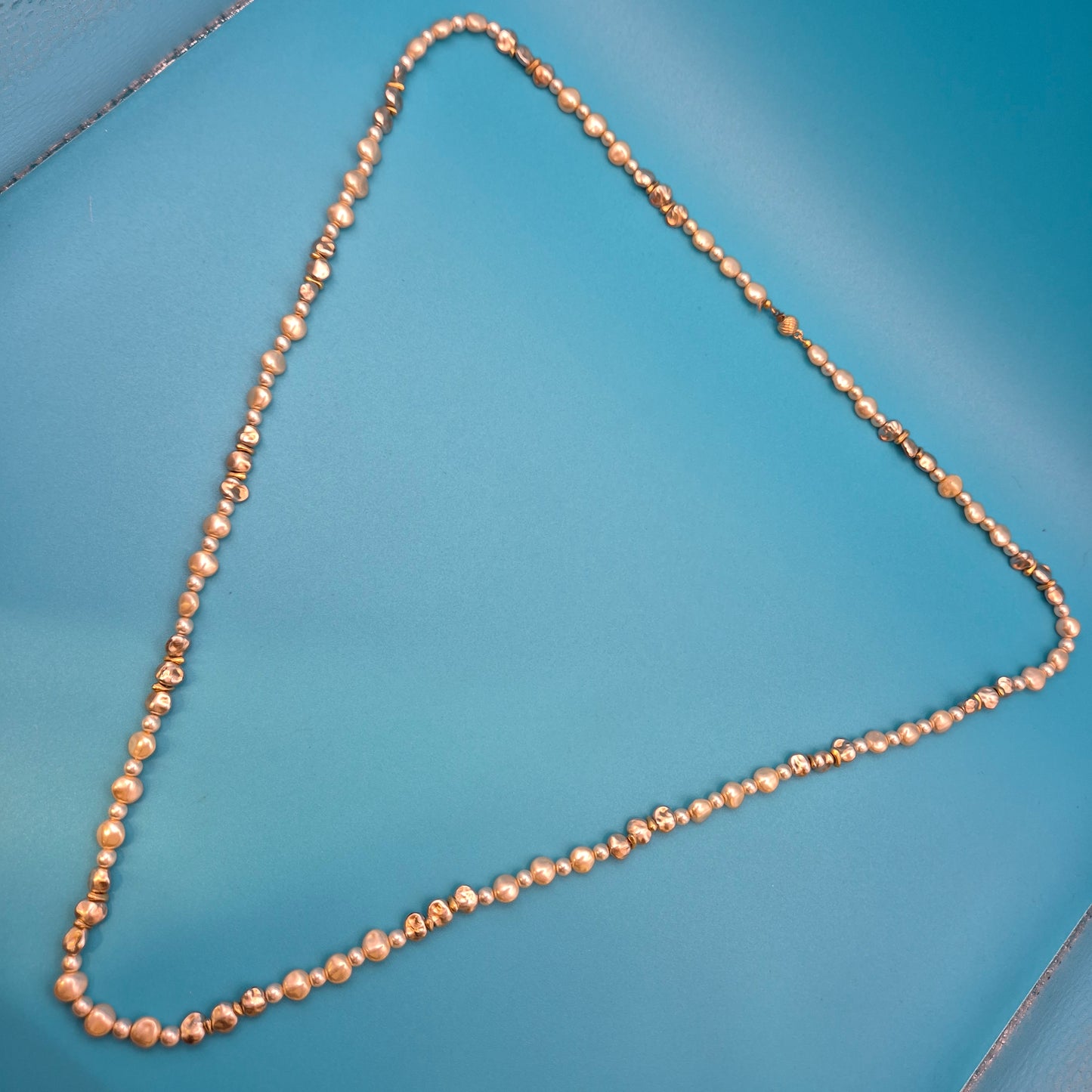 Vintage Barockperlenkette mit goldenen Akzenten