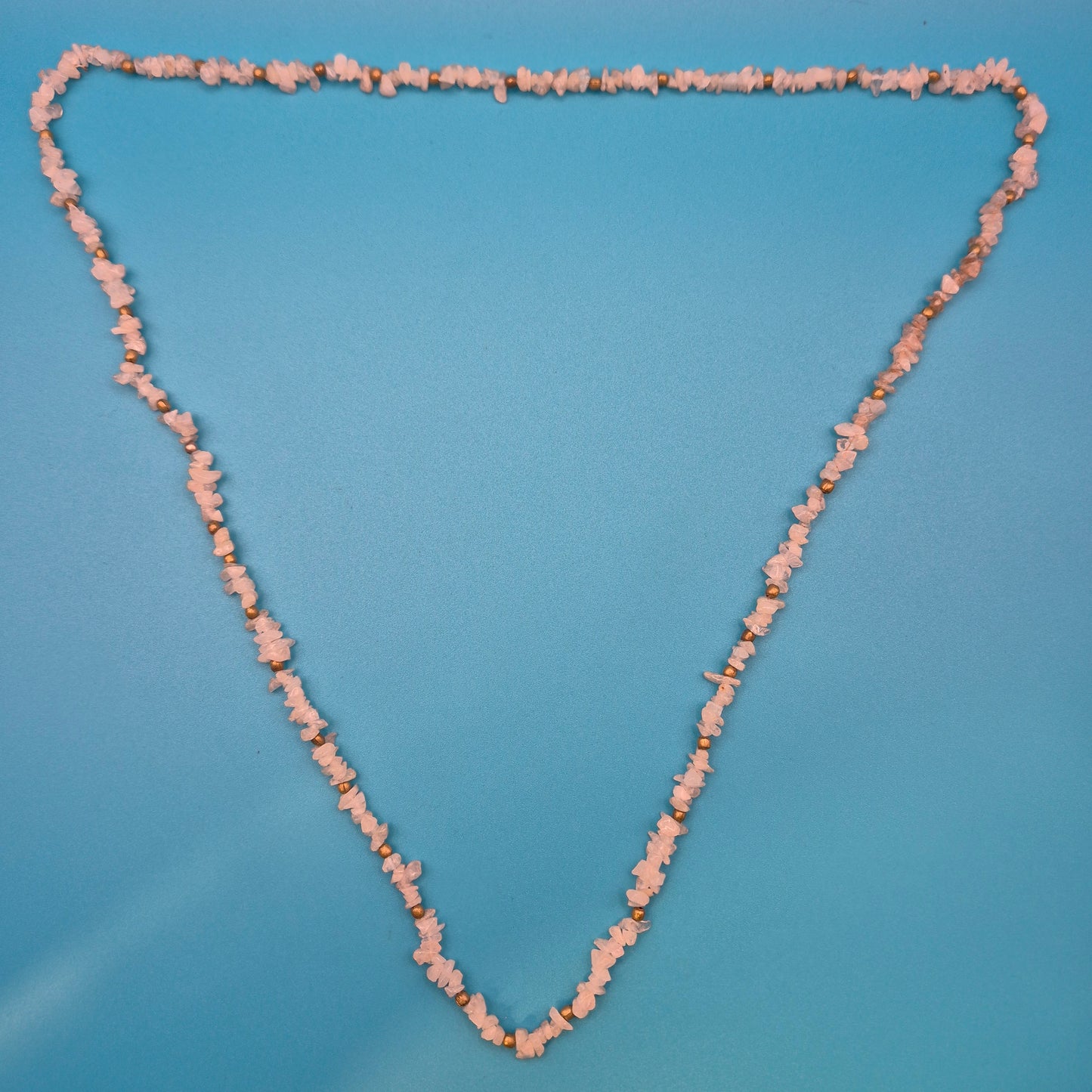 Vintage Rosenquarz Chip-Kette mit goldenen Akzenten