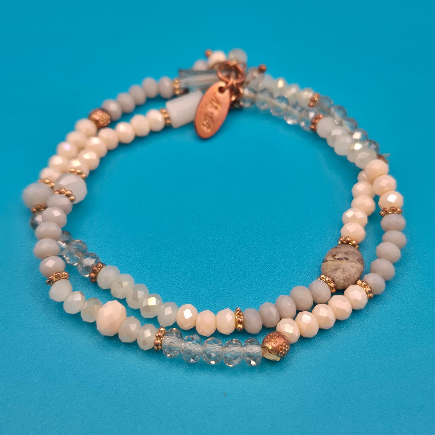 Boho-Chic Wickelarmband mit Naturstein-Akzenten und Perlen