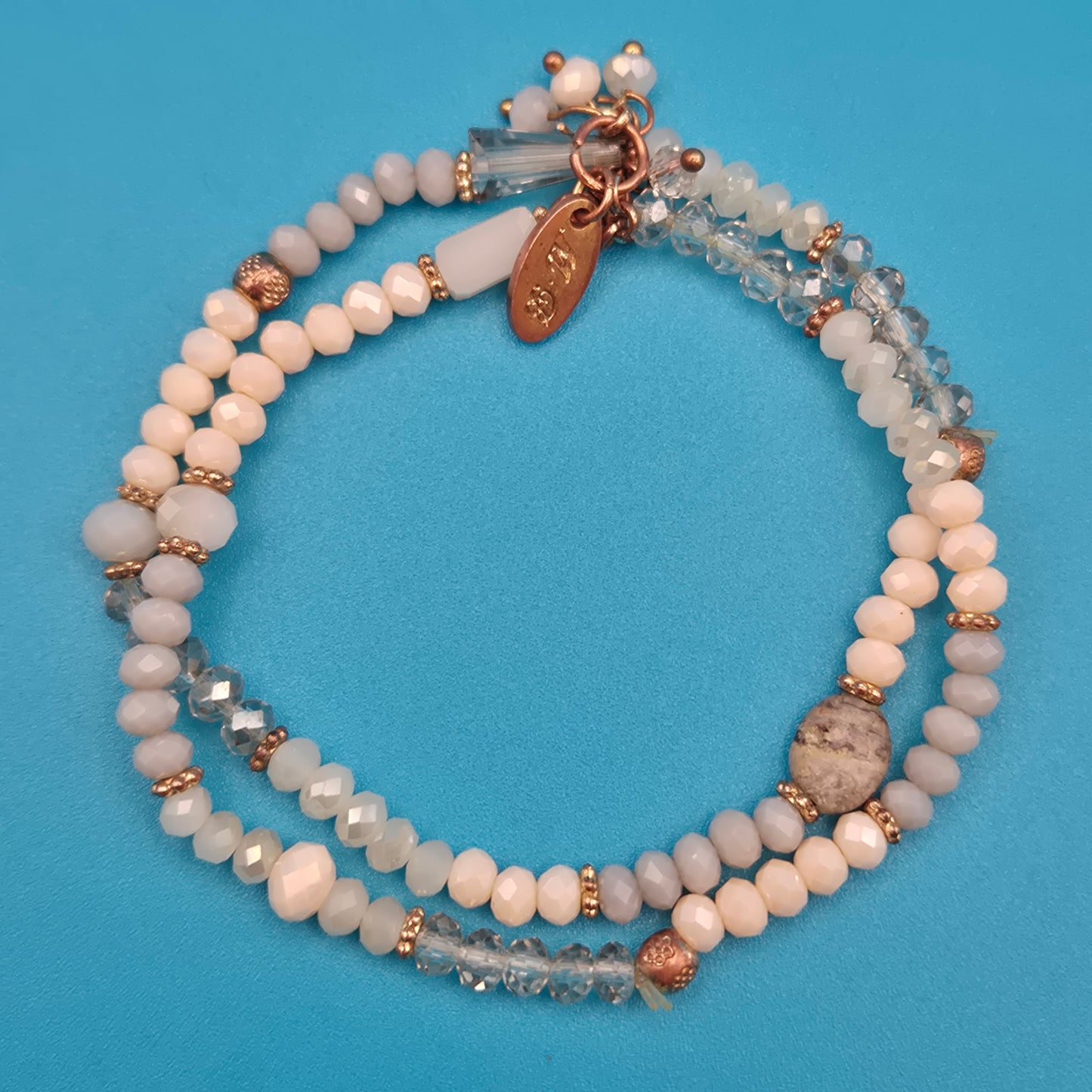 Boho-Chic Wickelarmband mit Naturstein-Akzenten und Perlen