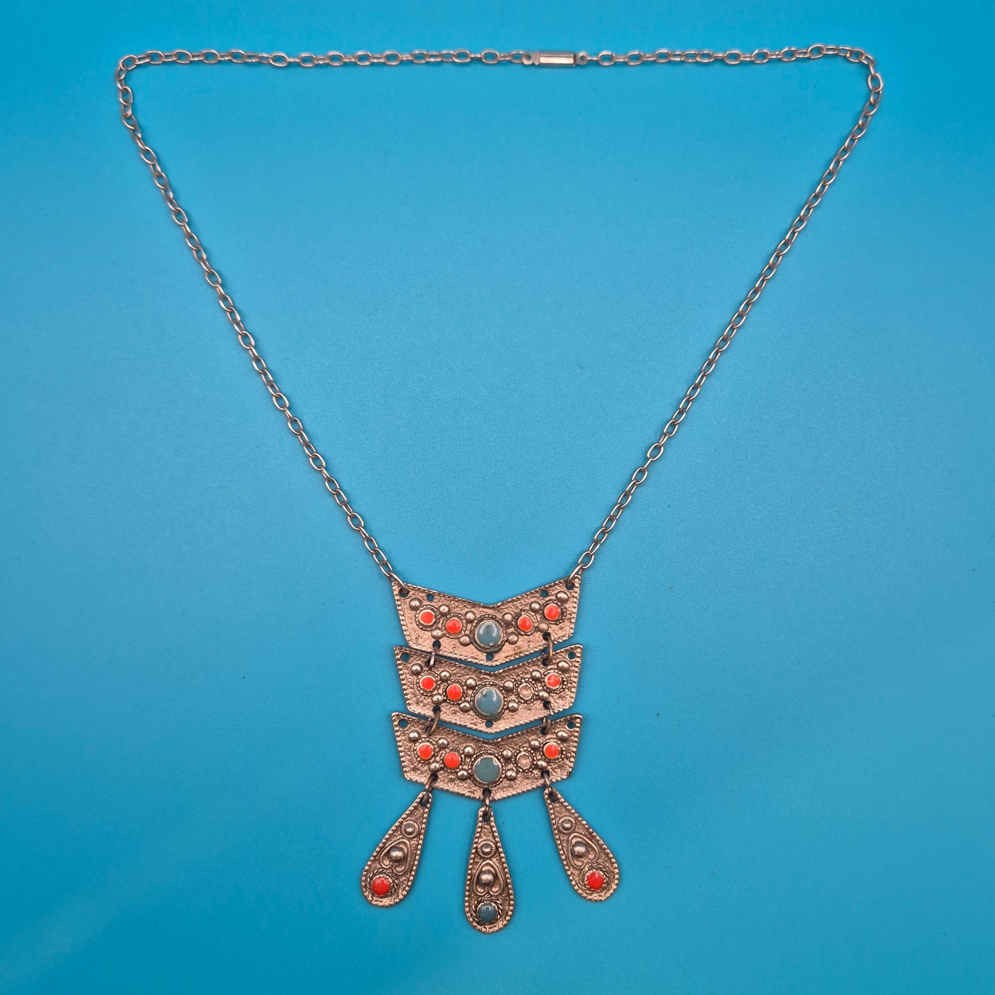 Vintage Statement-Kette im Ethno-Stil mit Korallen- und Türkis-Akzenten
